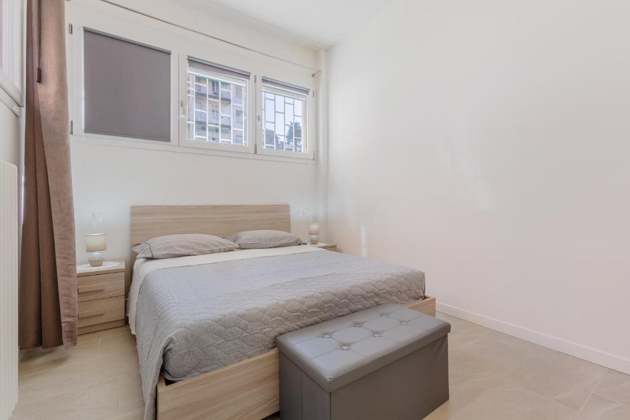 San Donato Fiere Essential Apartment W/Parking Bologna Exteriör bild