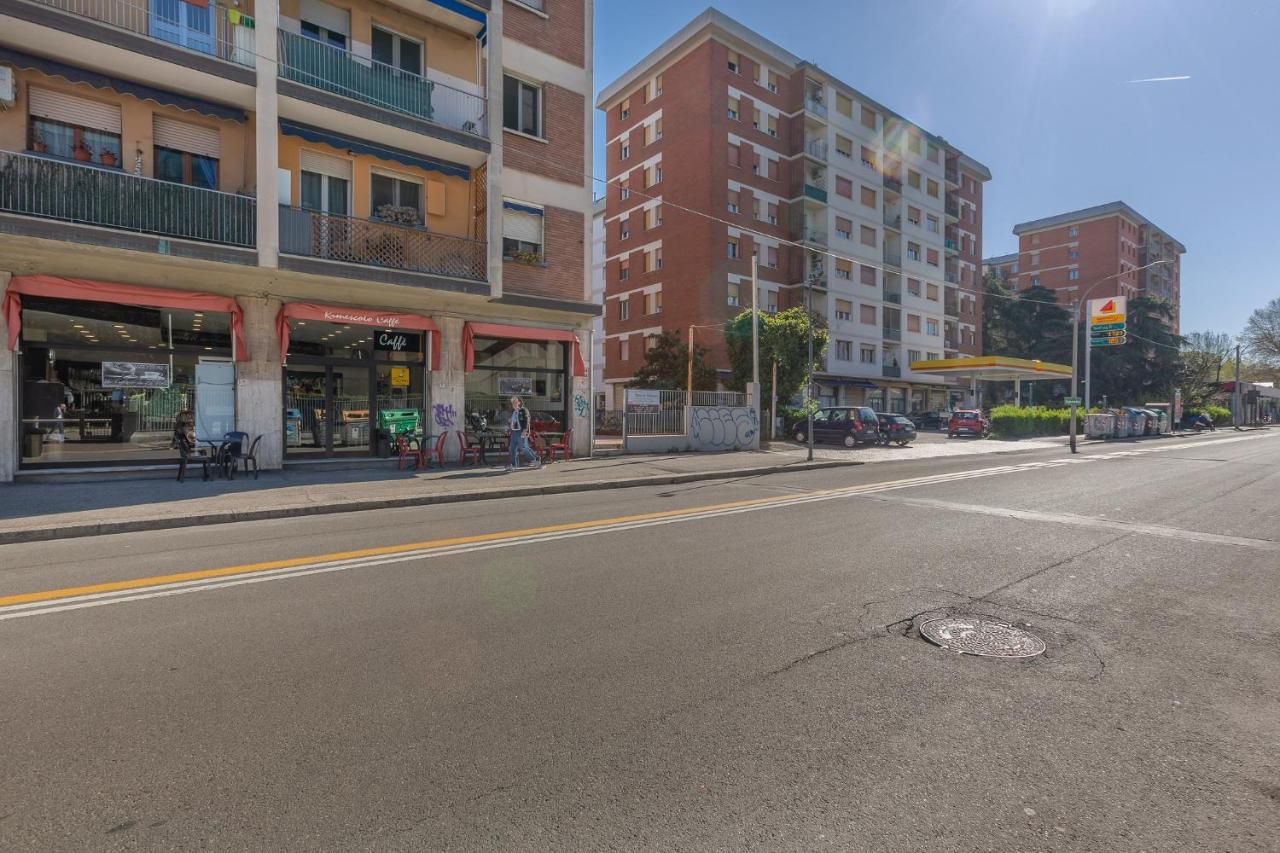 San Donato Fiere Essential Apartment W/Parking Bologna Exteriör bild